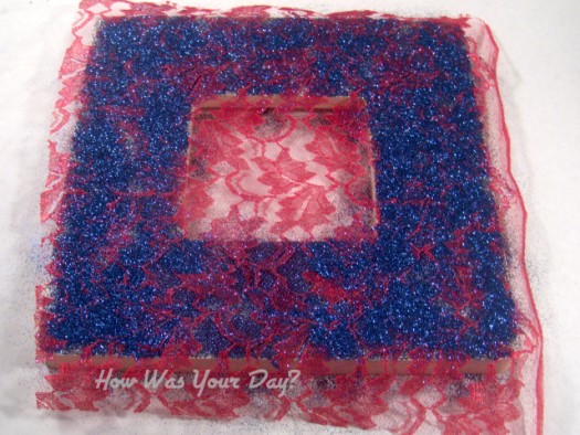 How to make a lacy glitter picture frame