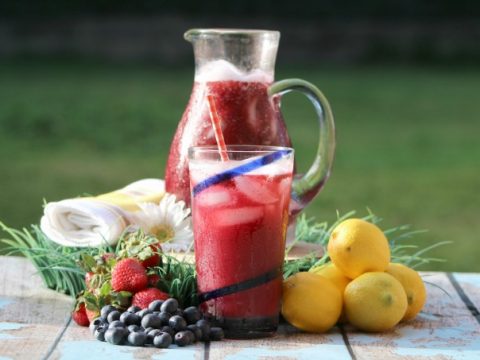 Lemonade Recipe (Plain, Strawberry & Blueberry) - The Recipe Rebel