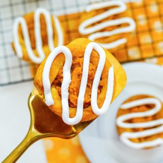 Pumpkin cinnamon roll cups recipe