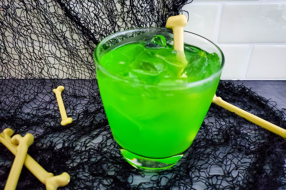 poison apple cocktail